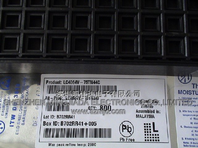 LC4064V-75TN44C